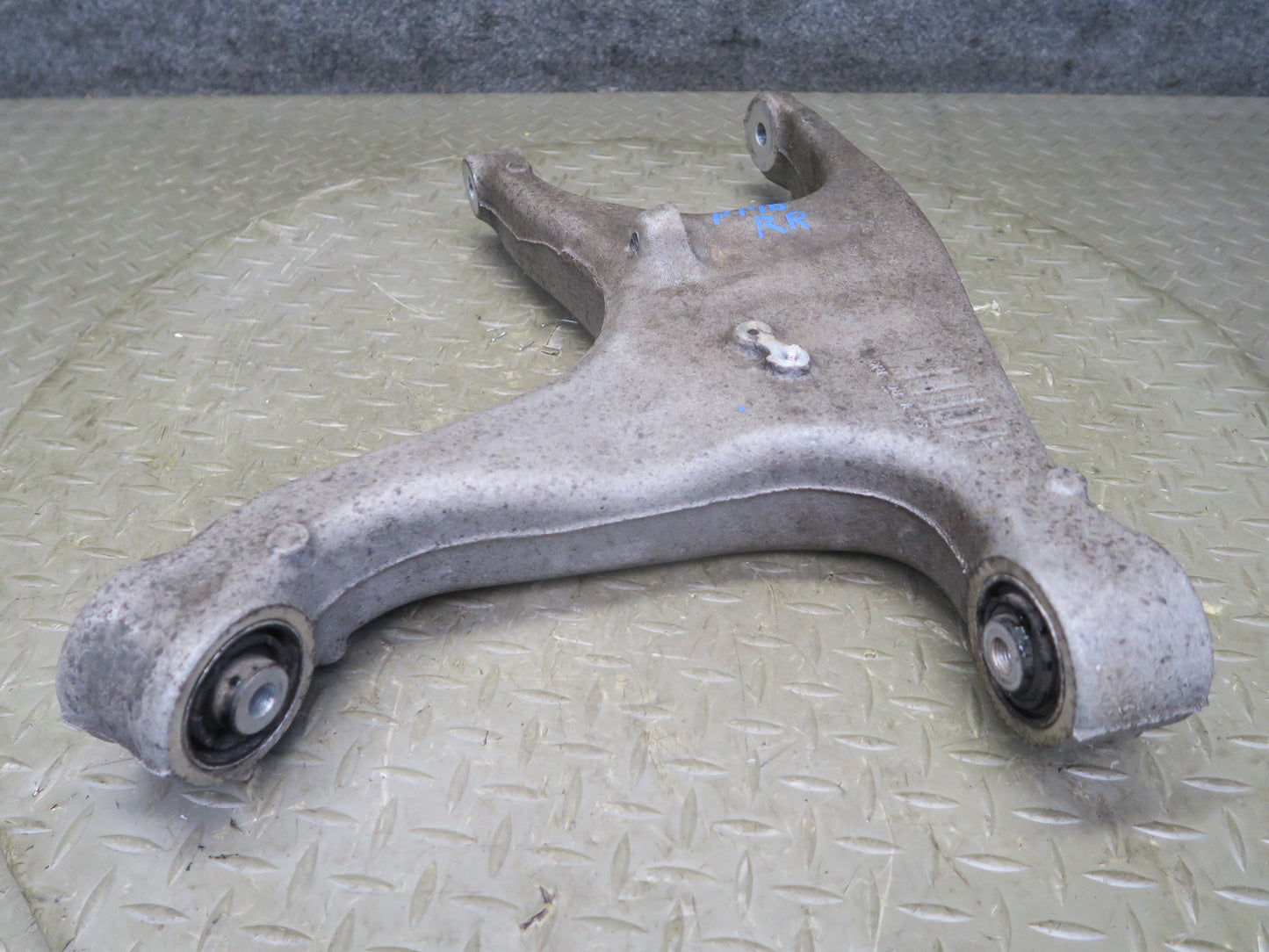 2015-2018 Porsche Macan Rear Right Upper & Lower Control Arm Set of 3