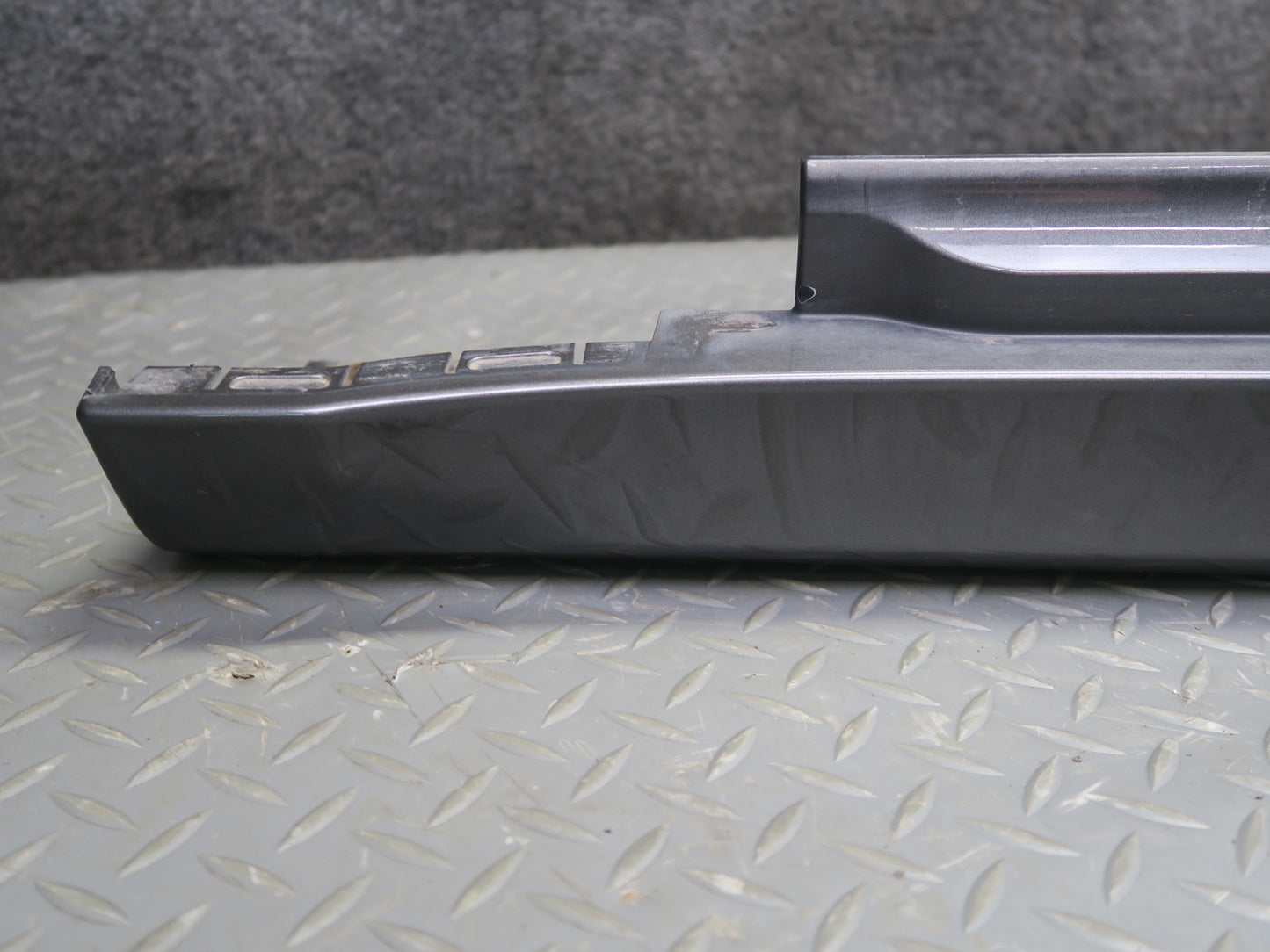 2015-2025 Porsche Macan Left Side Skirt Rocker Panel Molding Mount Bracket Set