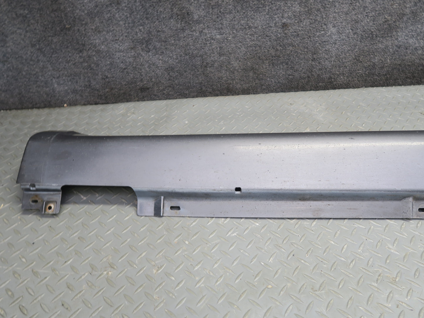 2015-2025 Porsche Macan Left Side Skirt Rocker Panel Molding Mount Bracket Set