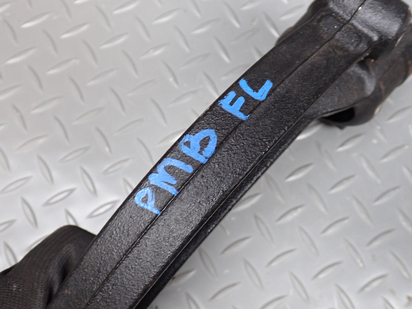 2015-2018 Porsche Macan Front Right & Left Side Suspension Fork Set of 2