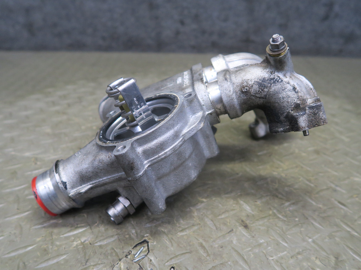 2008-2013 BMW E90 E92 E93 M3 S65 Engine Coolant Thermostat Housing