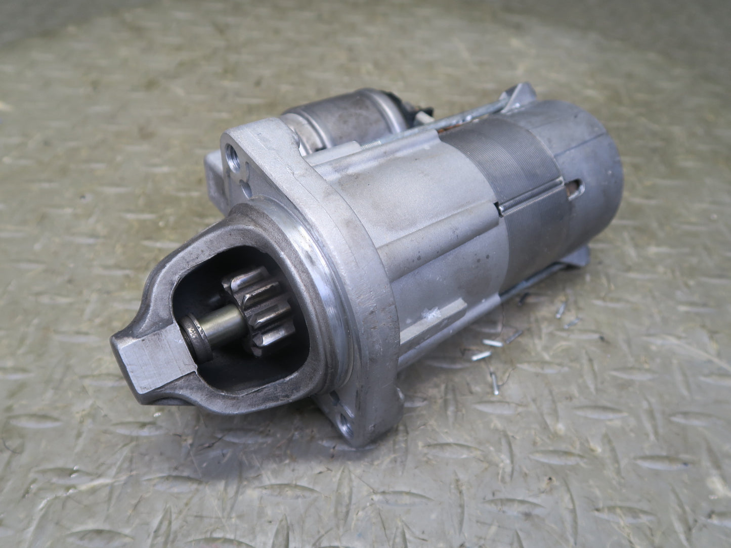 2008-2013 BMW E90 E92 E93 M3 S65 Engine Starter Motor Valeo