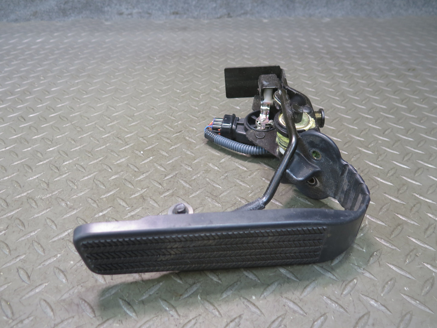 02-06 Lexus UCF30L LS430 Gas Acceleration Peadal w Sensor OEM