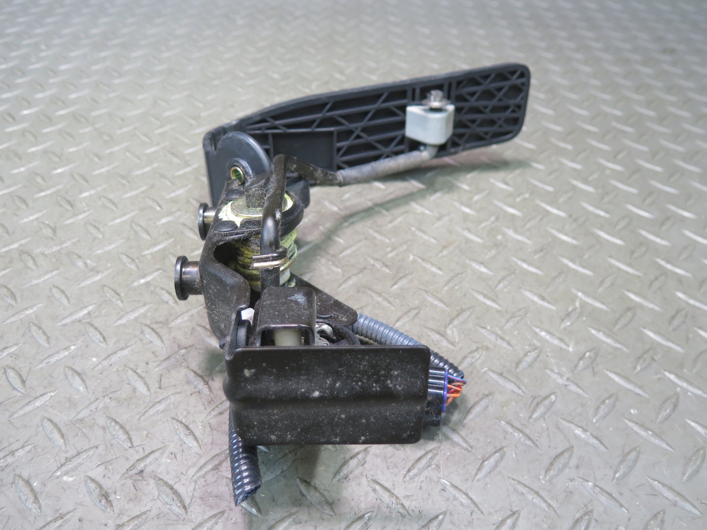02-06 Lexus UCF30L LS430 Gas Acceleration Peadal w Sensor OEM