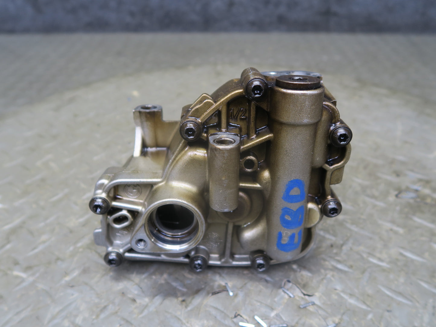 2008-2013 BMW E90 E92 E93 M3 S65 Engine Main Oil Lubrication Pump