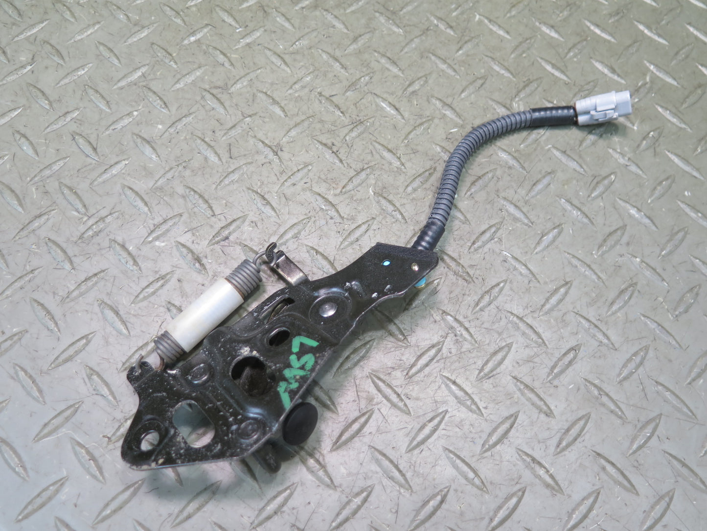 01-06 Lexus UCF30L LS430 Rear Trunk Deck Lid Latch Striker OEM