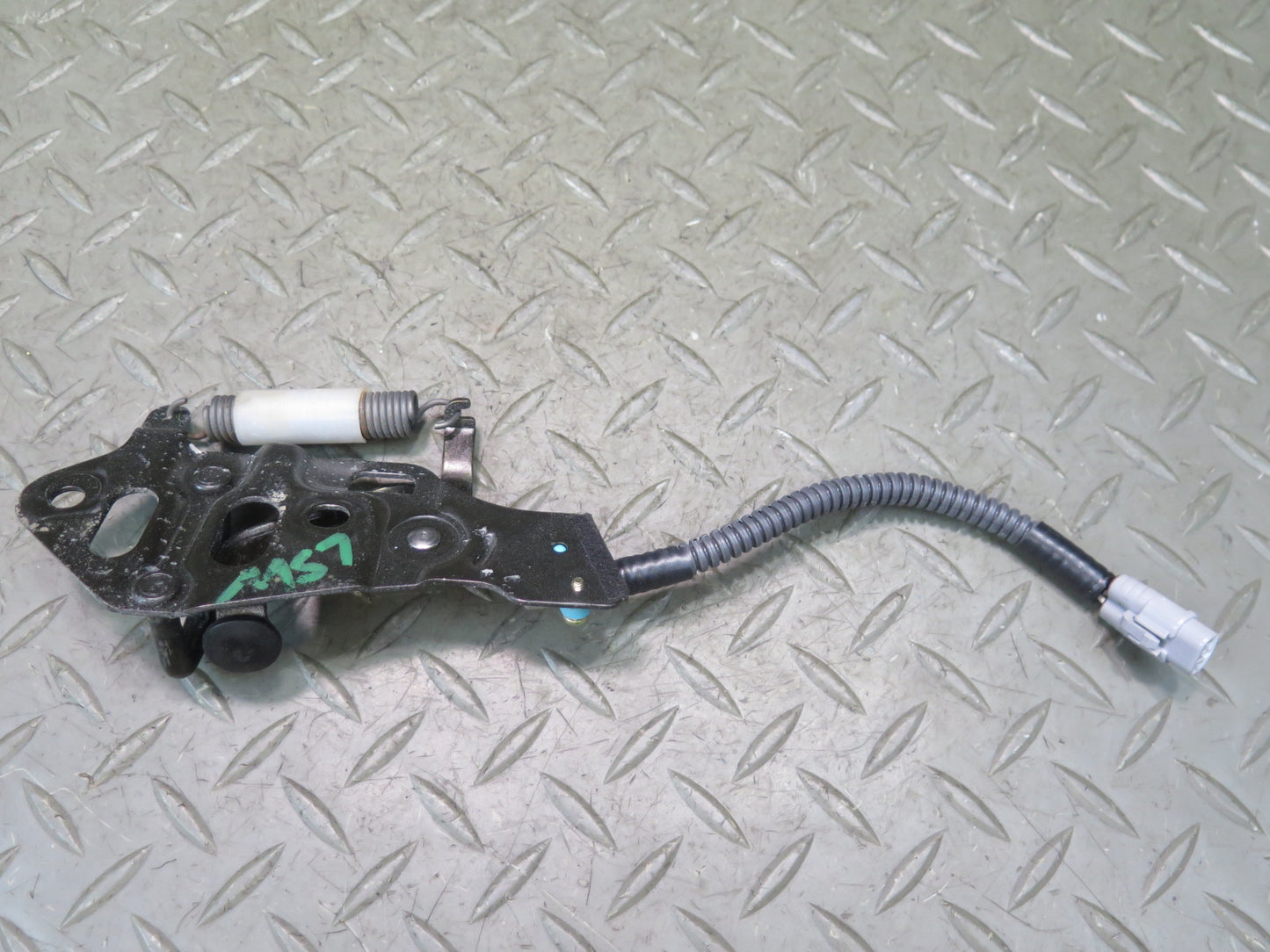 01-06 Lexus UCF30L LS430 Rear Trunk Deck Lid Latch Striker OEM