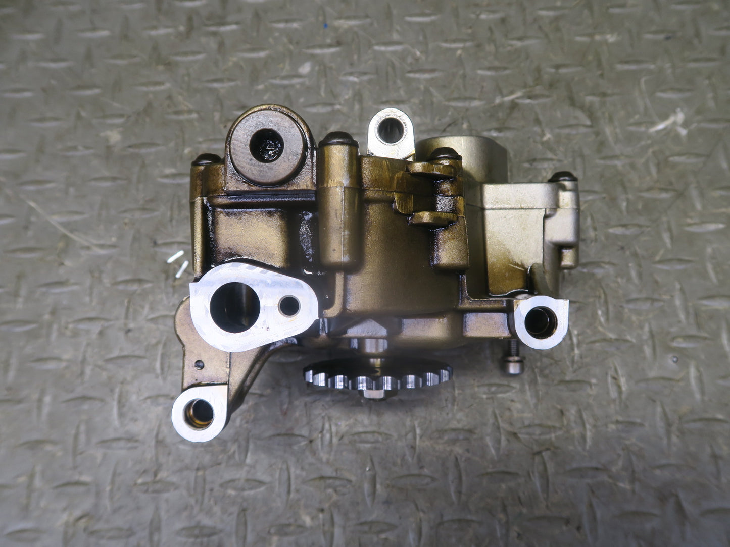 2008-2013 BMW E90 E92 E93 M3 S65 Engine Main Oil Lubrication Pump
