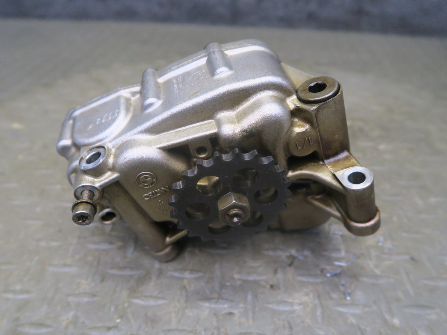 2008-2013 BMW E90 E92 E93 M3 S65 Engine Main Oil Lubrication Pump