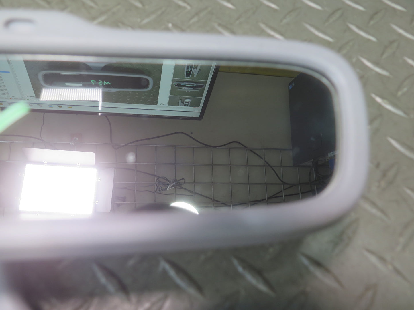 04-06 Lexus UCF30L LS430 Auto Dimming Interior Rear View Mirror w Sun Visor OEM