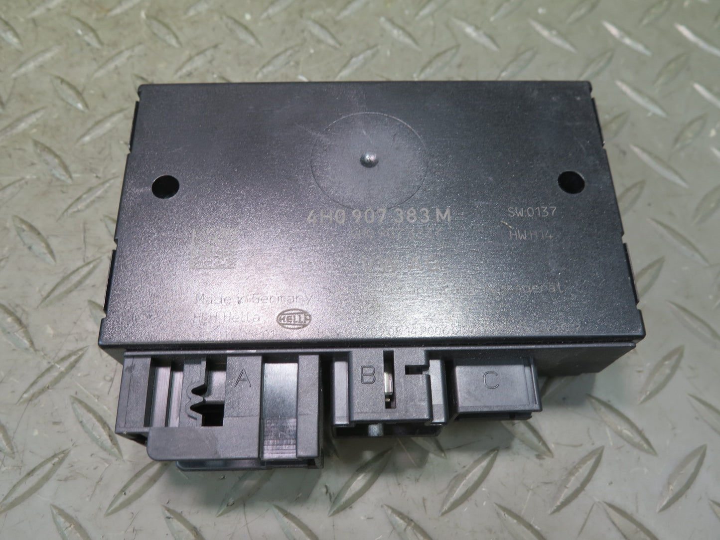 2015-2024 Porsche Macan Trailer Hitch Detection Control Module 4H0907383M