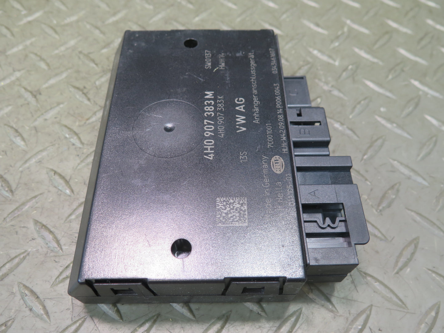 2015-2024 Porsche Macan Trailer Hitch Detection Control Module 4H0907383M