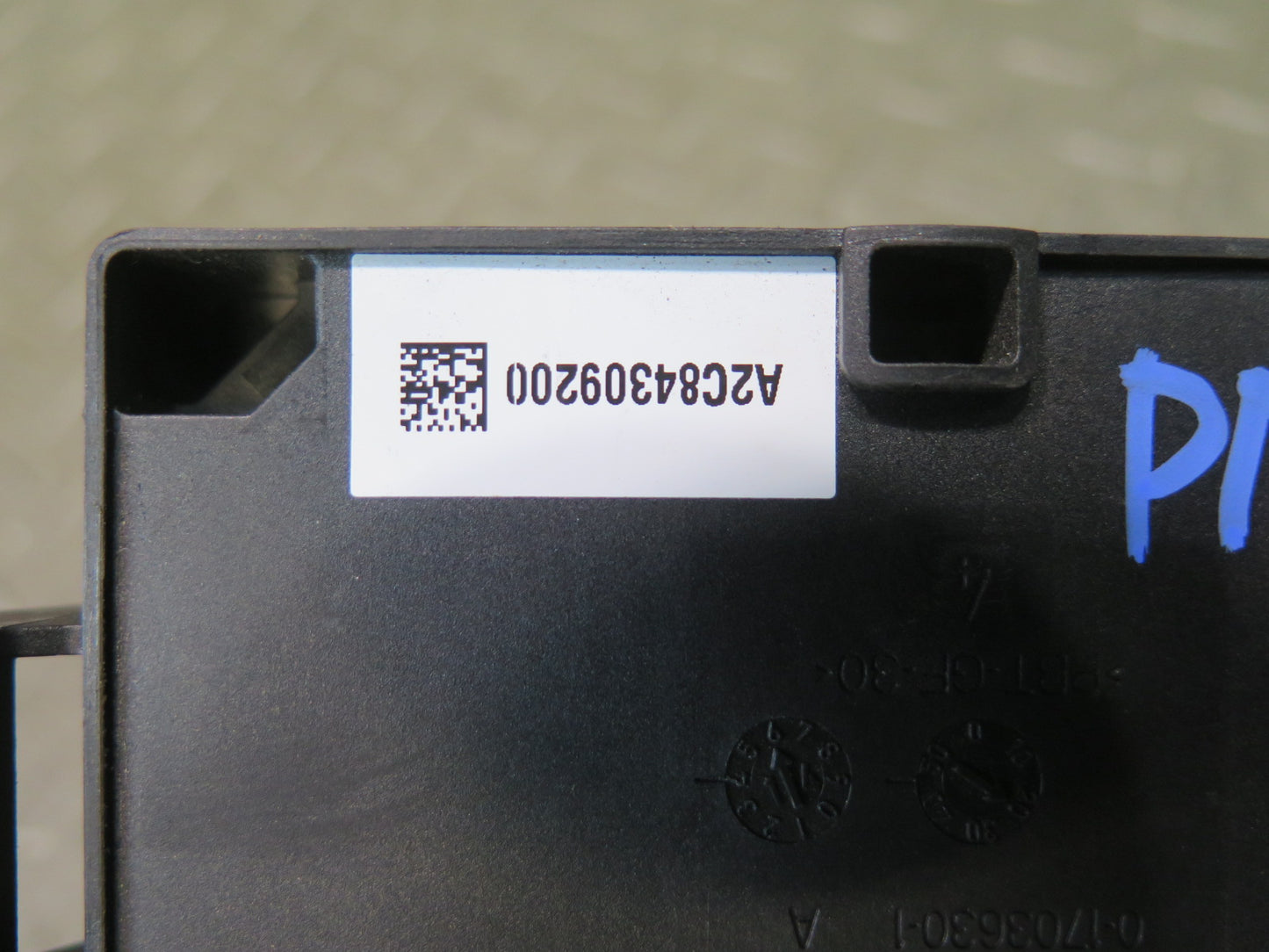 2015-2018 Porsche Macan Parking Brake Control Module 95B907801B