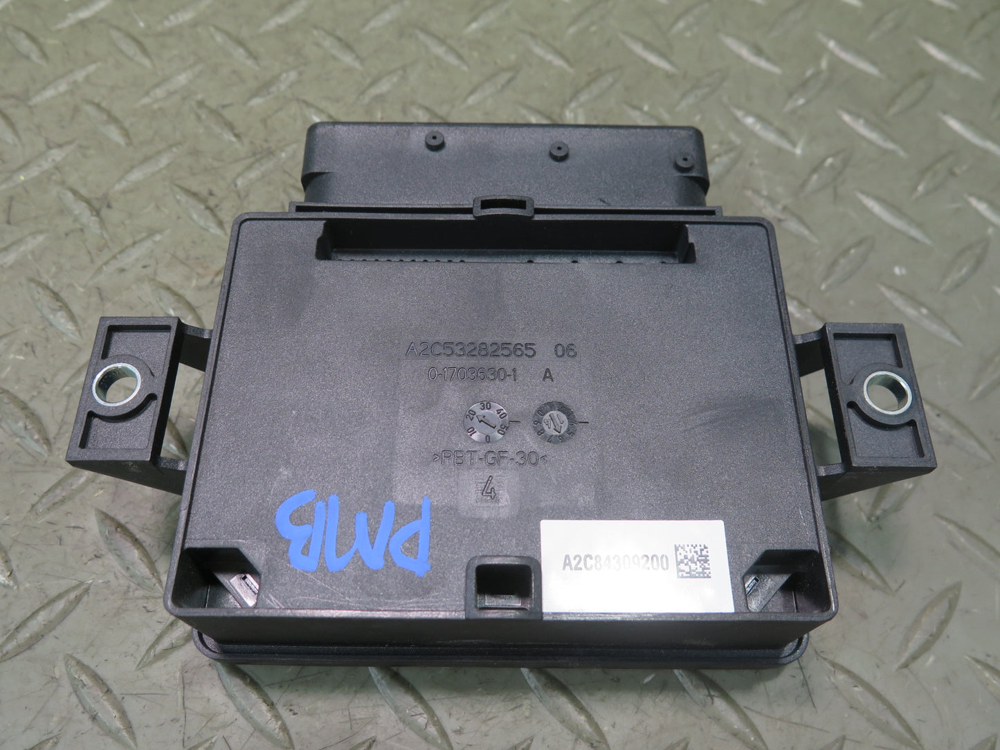 2015-2018 Porsche Macan Parking Brake Control Module 95B907801B