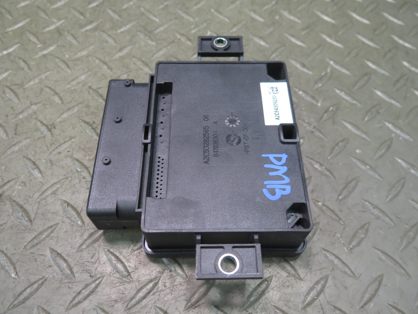 2015-2018 Porsche Macan Parking Brake Control Module 95B907801B