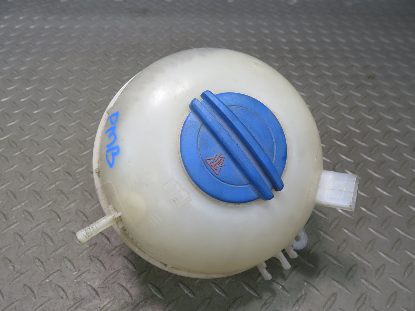 2015-2018 Porsche Macan Engine Coolant Expansion Overflow Reservoir Tank