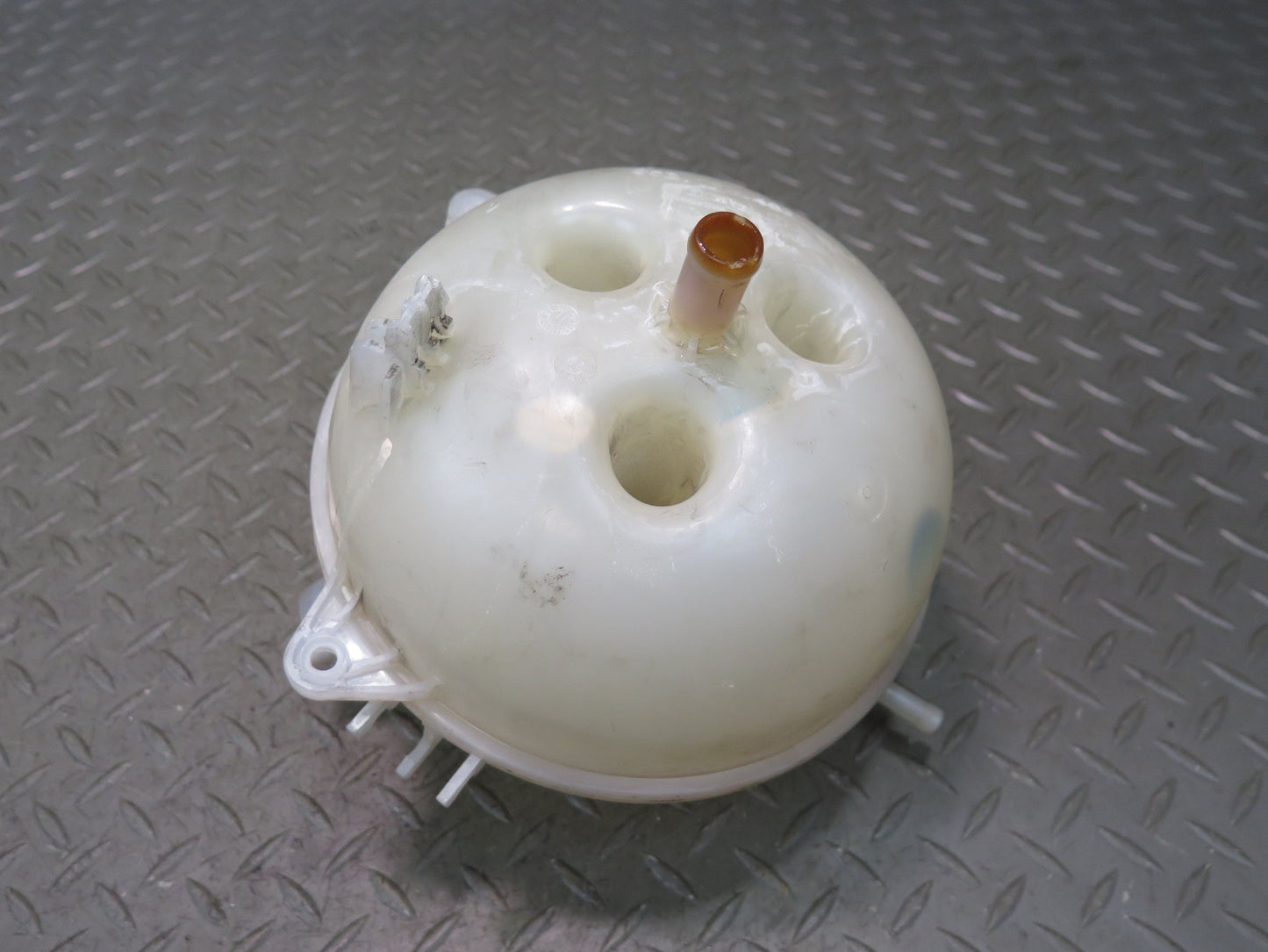 2015-2018 Porsche Macan Engine Coolant Expansion Overflow Reservoir Tank