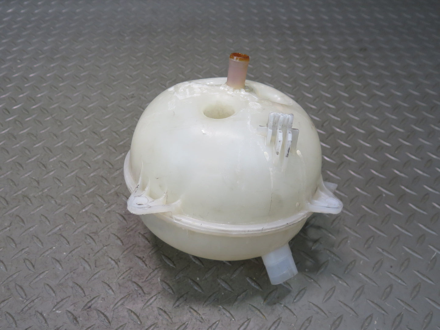 2015-2018 Porsche Macan Engine Coolant Expansion Overflow Reservoir Tank