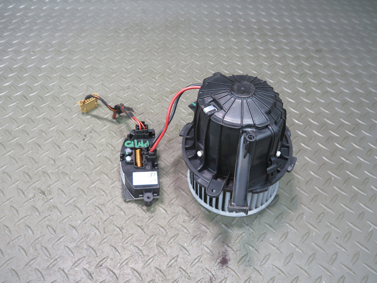 2015-2018 Porsche Macan A/C Heater Blower Motor Fan w Resistor