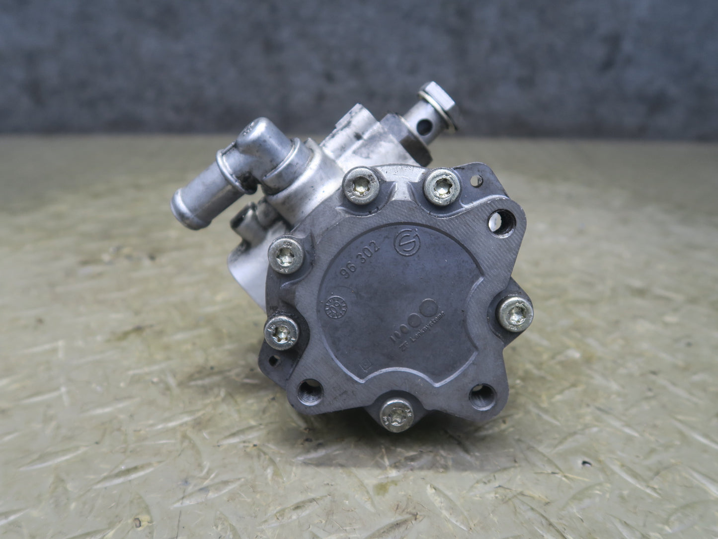 2008-2013 BMW E90 E92 E93 M3 S65 Engine Power Steering Pump