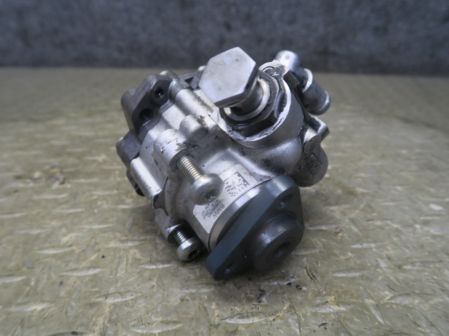 2008-2013 BMW E90 E92 E93 M3 S65 Engine Power Steering Pump