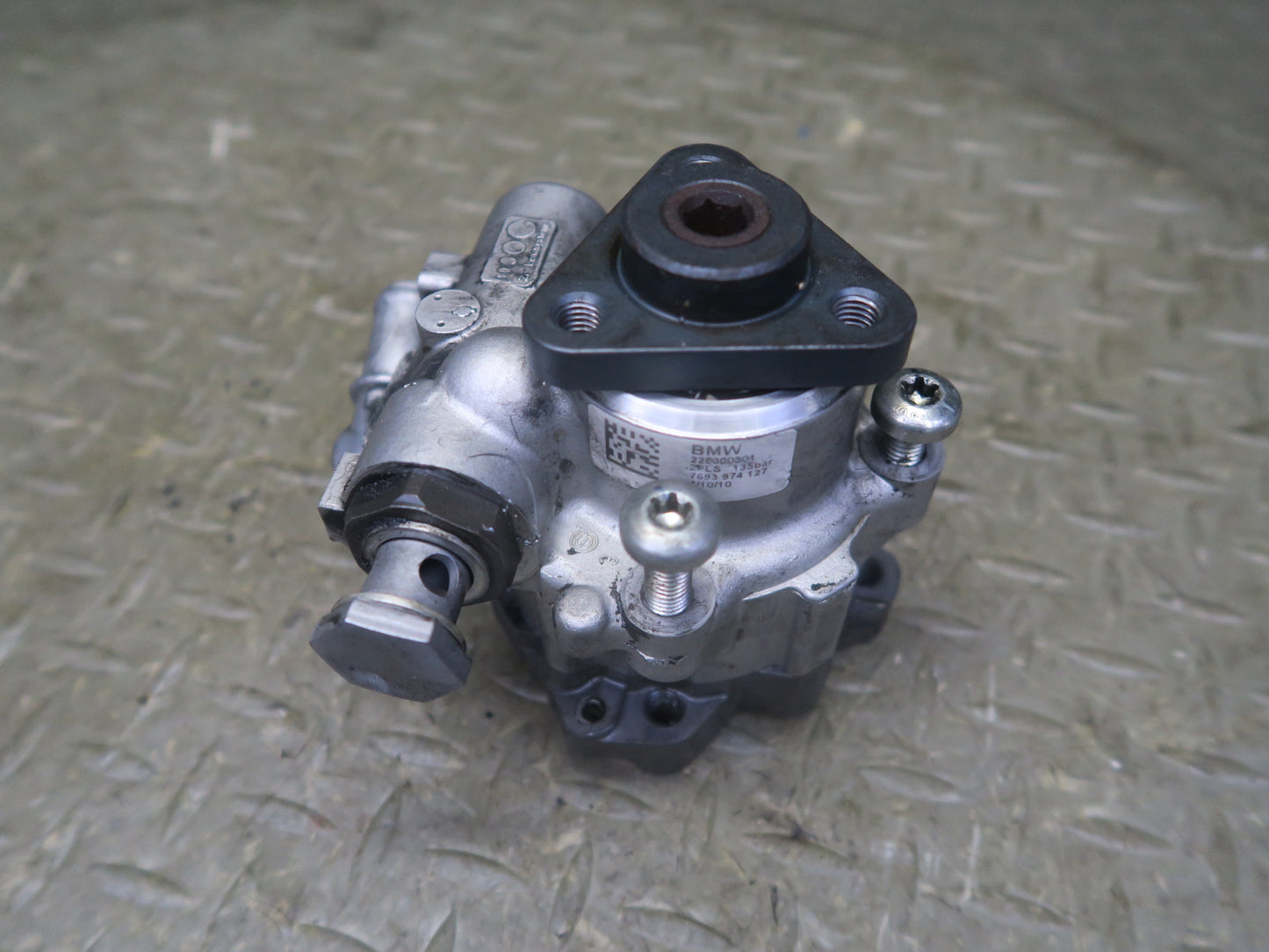 2008-2013 BMW E90 E92 E93 M3 S65 Engine Power Steering Pump