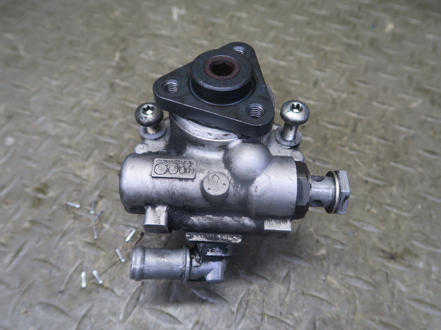 2008-2013 BMW E90 E92 E93 M3 S65 Engine Power Steering Pump