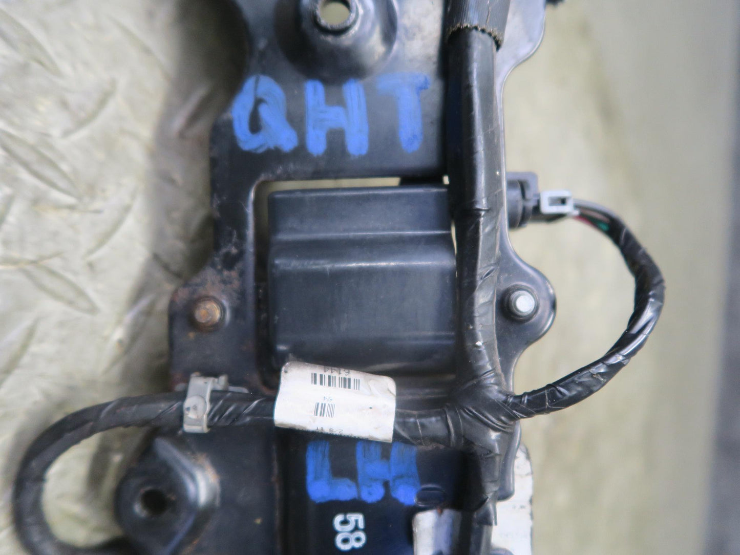 2003-2007 Hummer H2 6.0L Ignition Coil Pack Set w Bracket 12569188