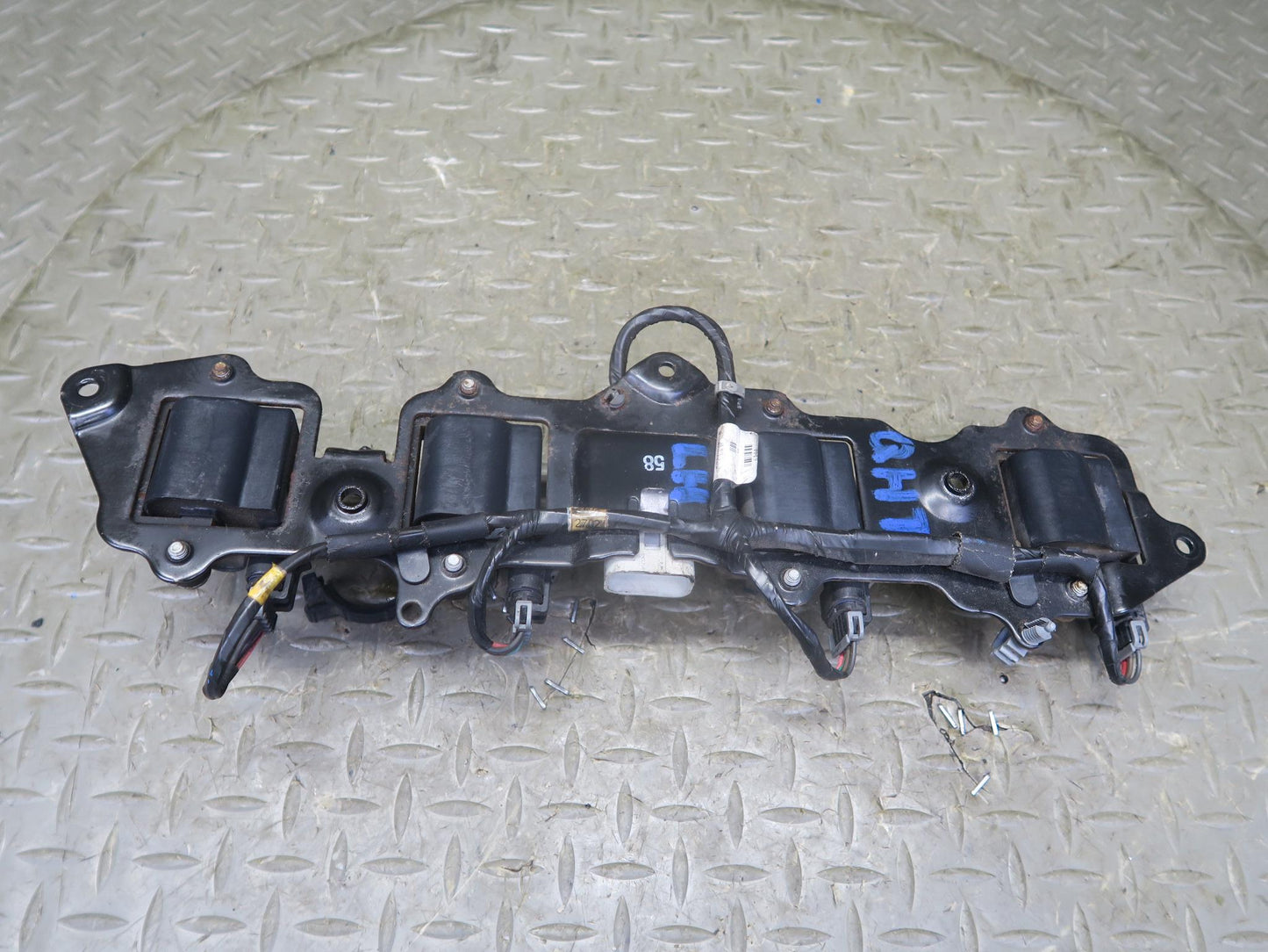 2003-2007 Hummer H2 6.0L Ignition Coil Pack Set w Bracket 12569188