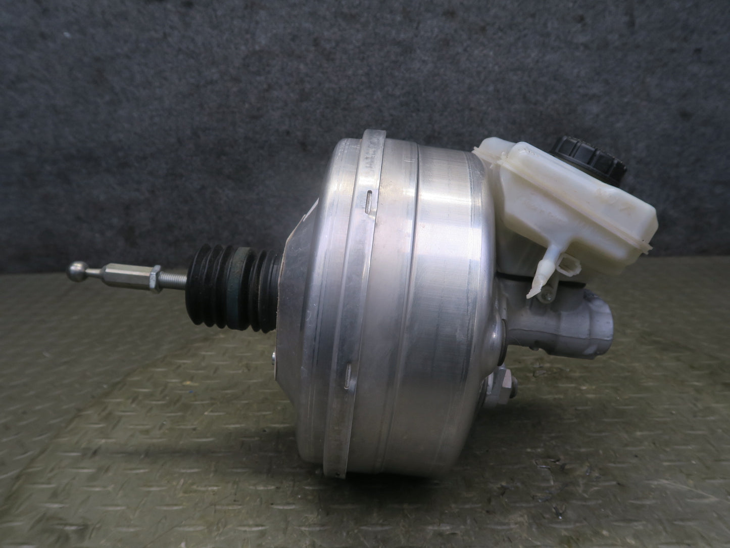 2015-2018 Porsche Macan Brake Master Cylinder Booster Fluid Reservoir