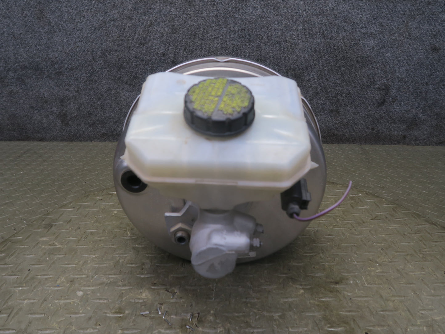 2015-2018 Porsche Macan Brake Master Cylinder Booster Fluid Reservoir