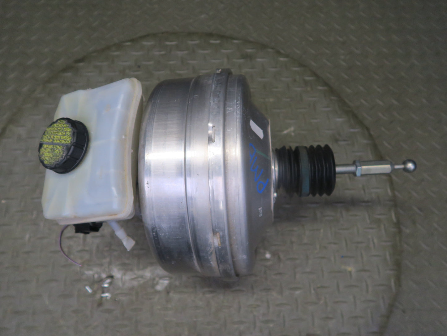 2015-2018 Porsche Macan Brake Master Cylinder Booster Fluid Reservoir