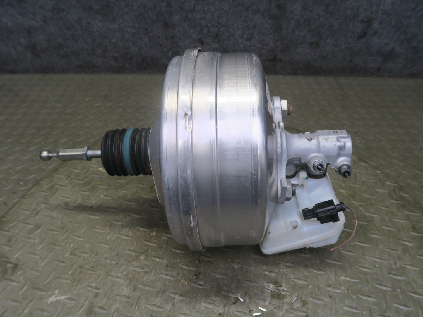 2015-2018 Porsche Macan Brake Master Cylinder Booster Fluid Reservoir