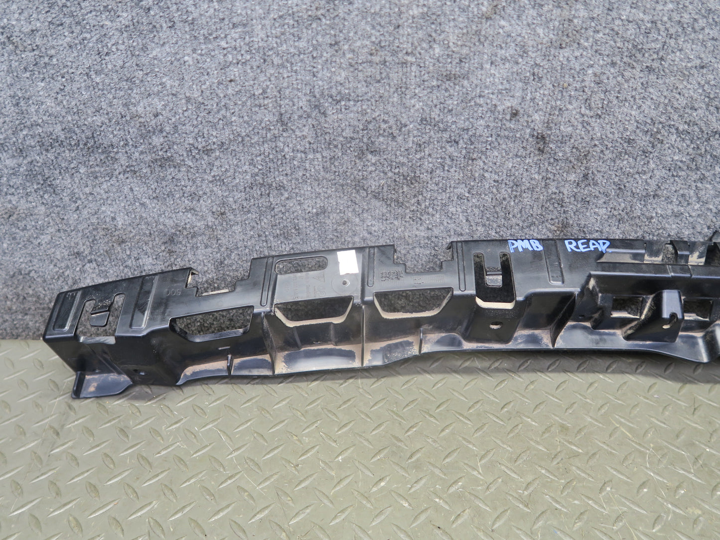 2015-2018 Porsche Macan Rear Right Center Left Bumper Mount Bracket Support Set