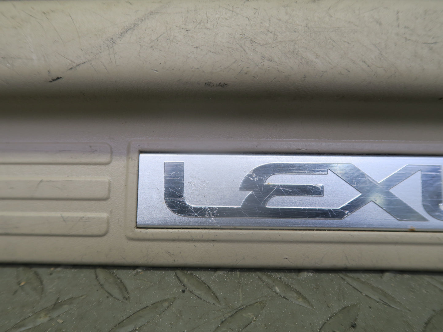 2003-2007 Lexus UZJ100L LX470 Front Door Scuff Sill Plate Trim Set of 2