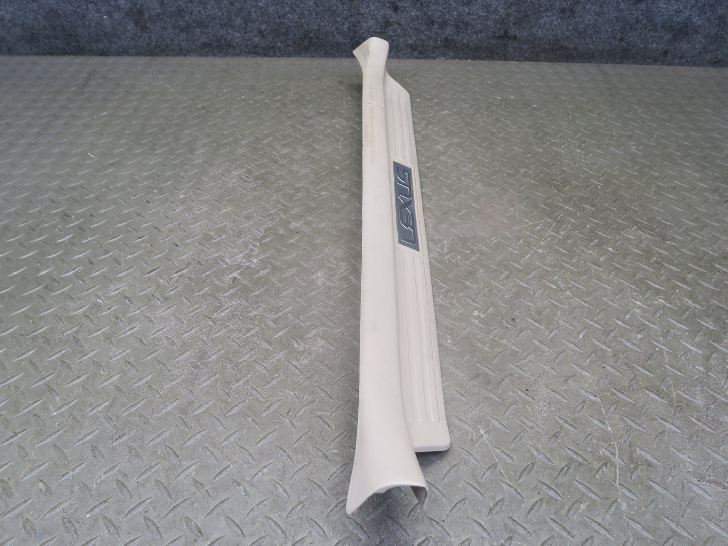 2003-2007 Lexus UZJ100L LX470 Front Door Scuff Sill Plate Trim Set of 2