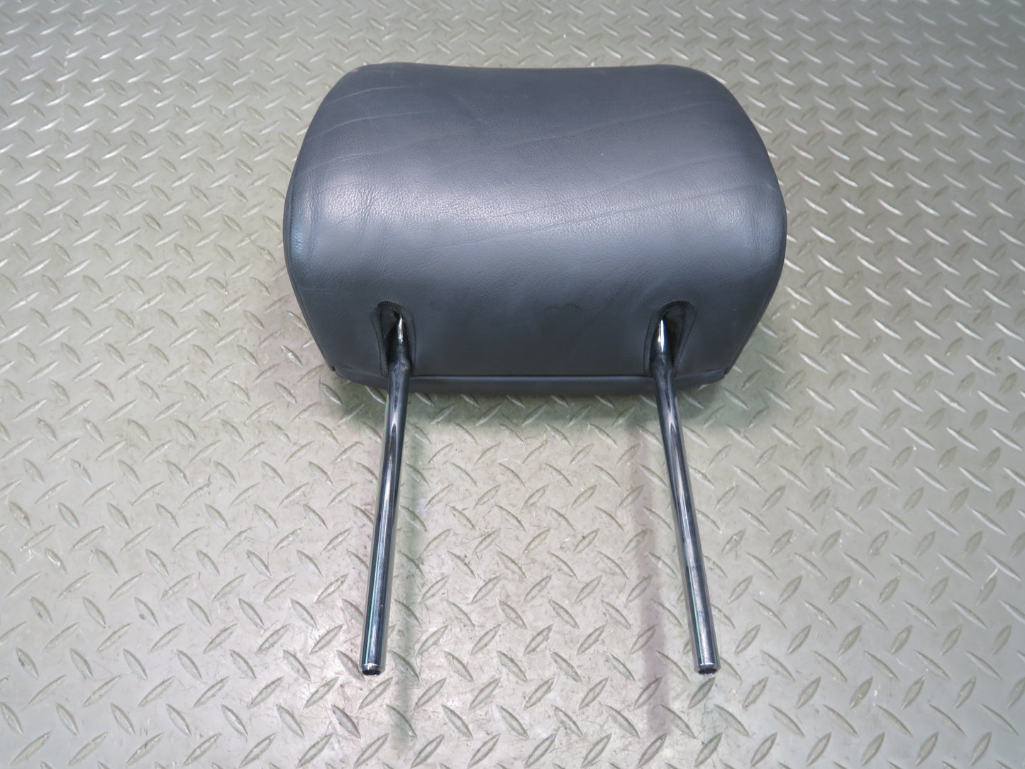 04-06 Lexus UCF30L LS430 Set of 2 Front Left & Right Seat Leather Headrest OEM