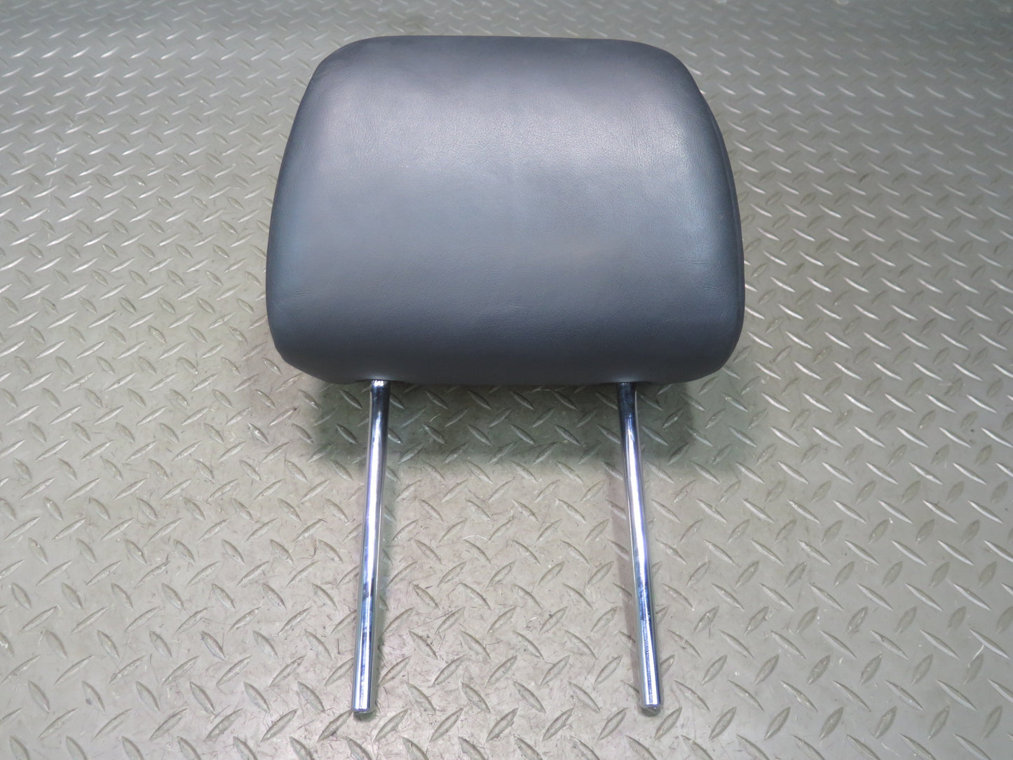04-06 Lexus UCF30L LS430 Set of 2 Front Left & Right Seat Leather Headrest OEM
