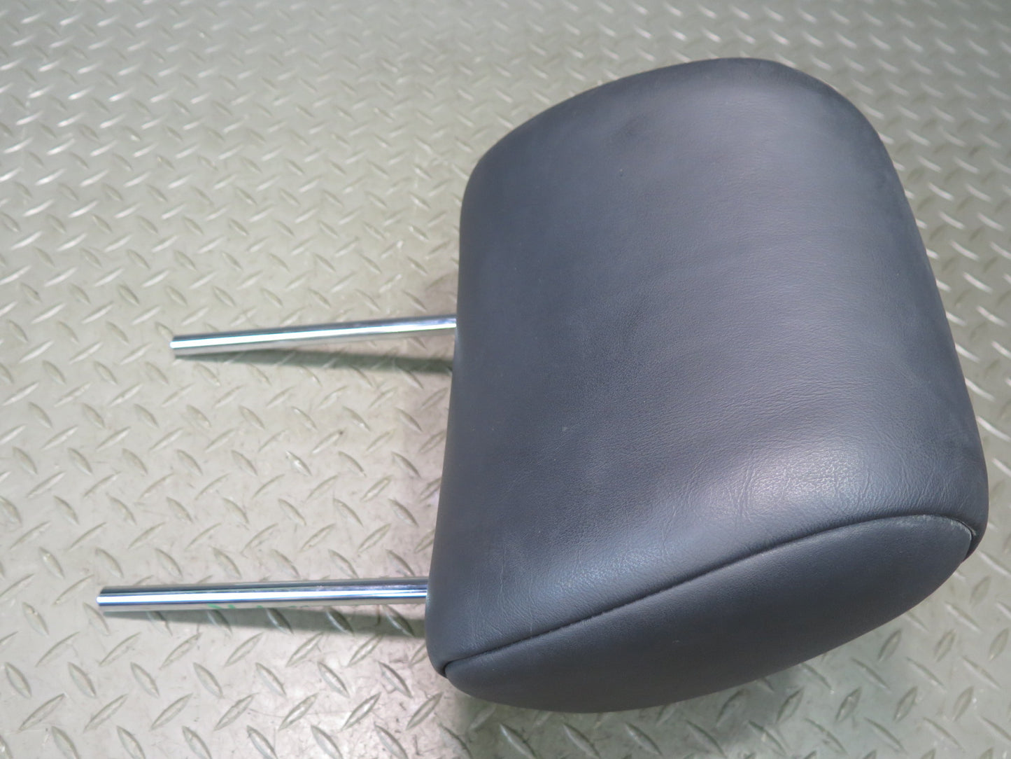 04-06 Lexus UCF30L LS430 Set of 2 Front Left & Right Seat Leather Headrest OEM