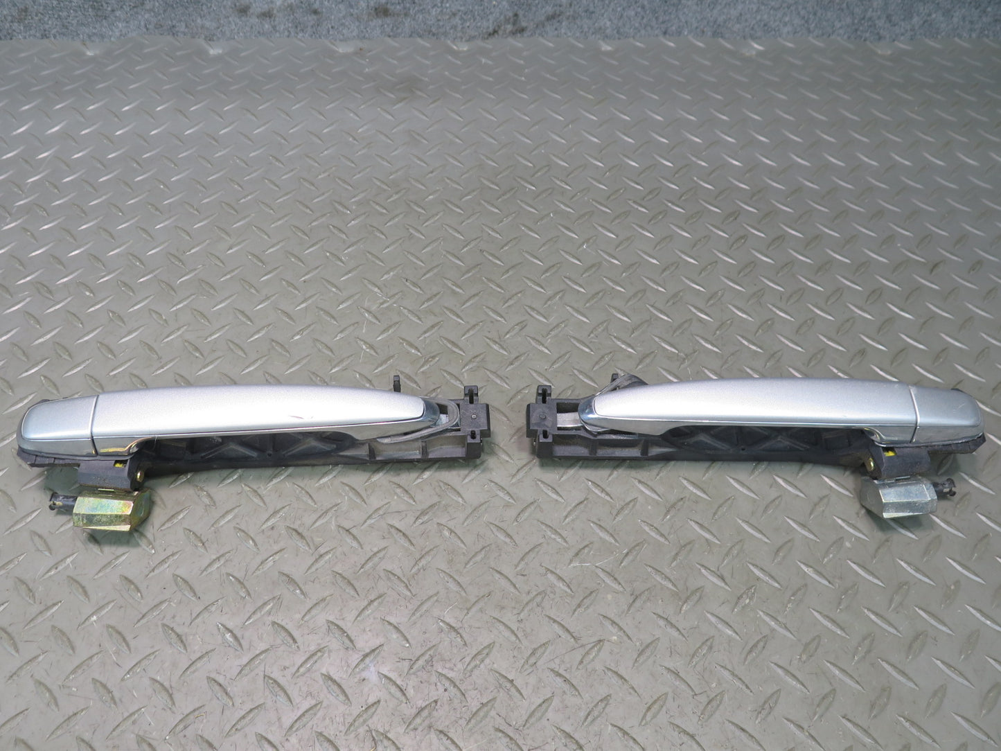 04-06 Lexus UCF30L LS430 Rear Left & Right Door Exterior Handle Set OEM
