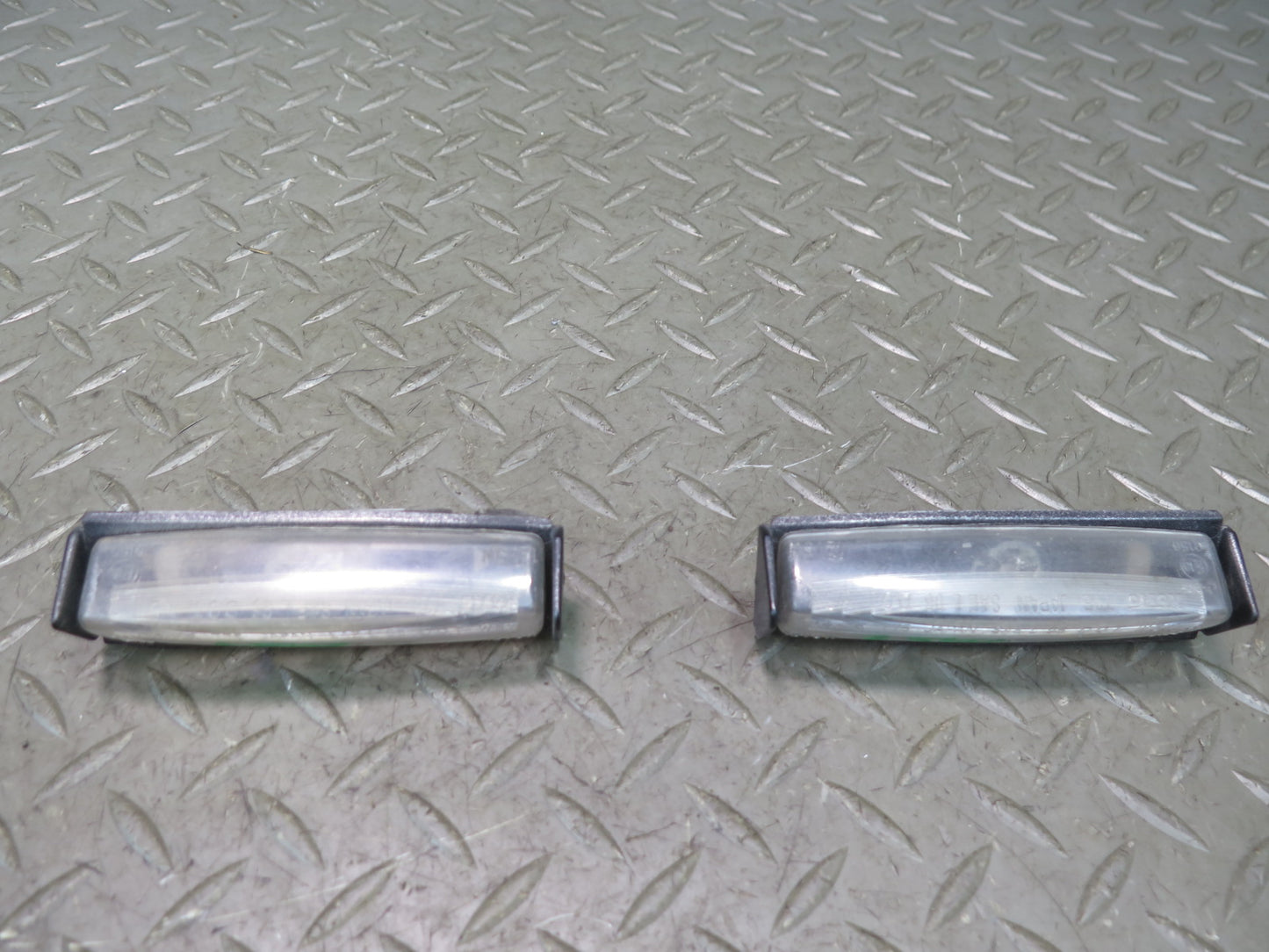 01-06 Lexus UCF30L LS430 Set of 2 Rear Trunk License Plate Light Lamp OEM