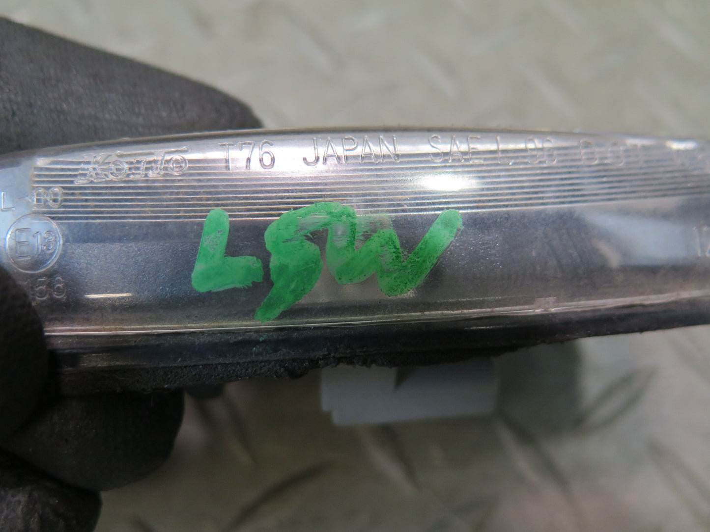 01-06 Lexus UCF30L LS430 Set of 2 Rear Trunk License Plate Light Lamp OEM