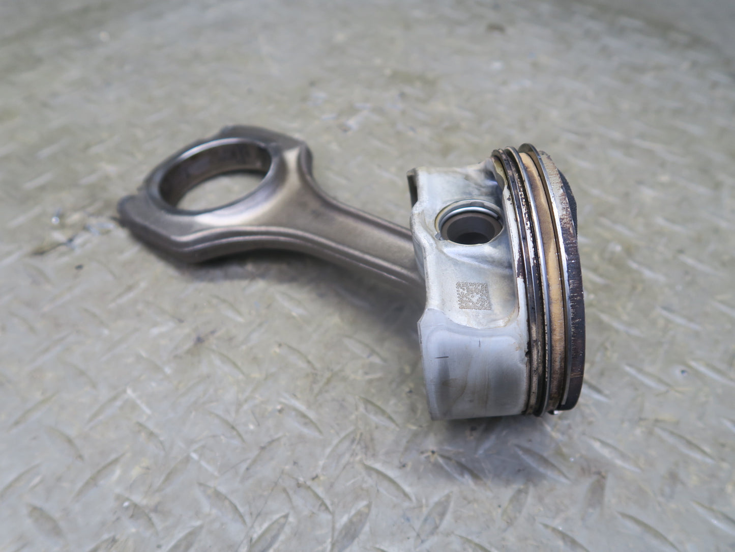 2008-2013 BMW E90 E92 E93 M3 S65 Engine Piston Connecting Rod Set of 8