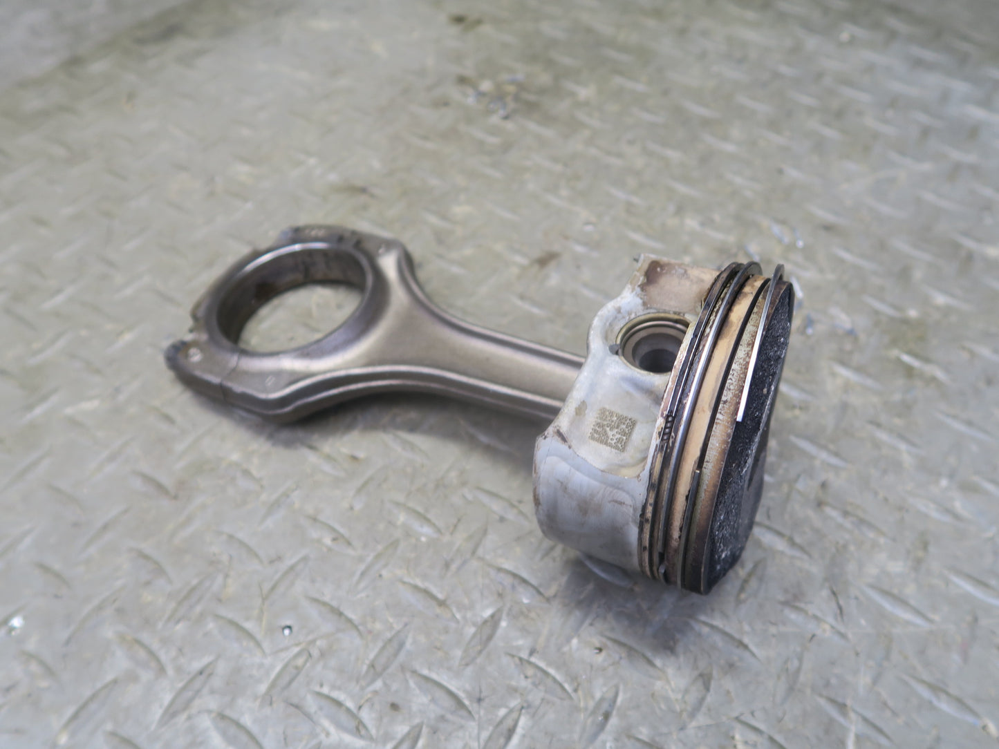 2008-2013 BMW E90 E92 E93 M3 S65 Engine Piston Connecting Rod Set of 8