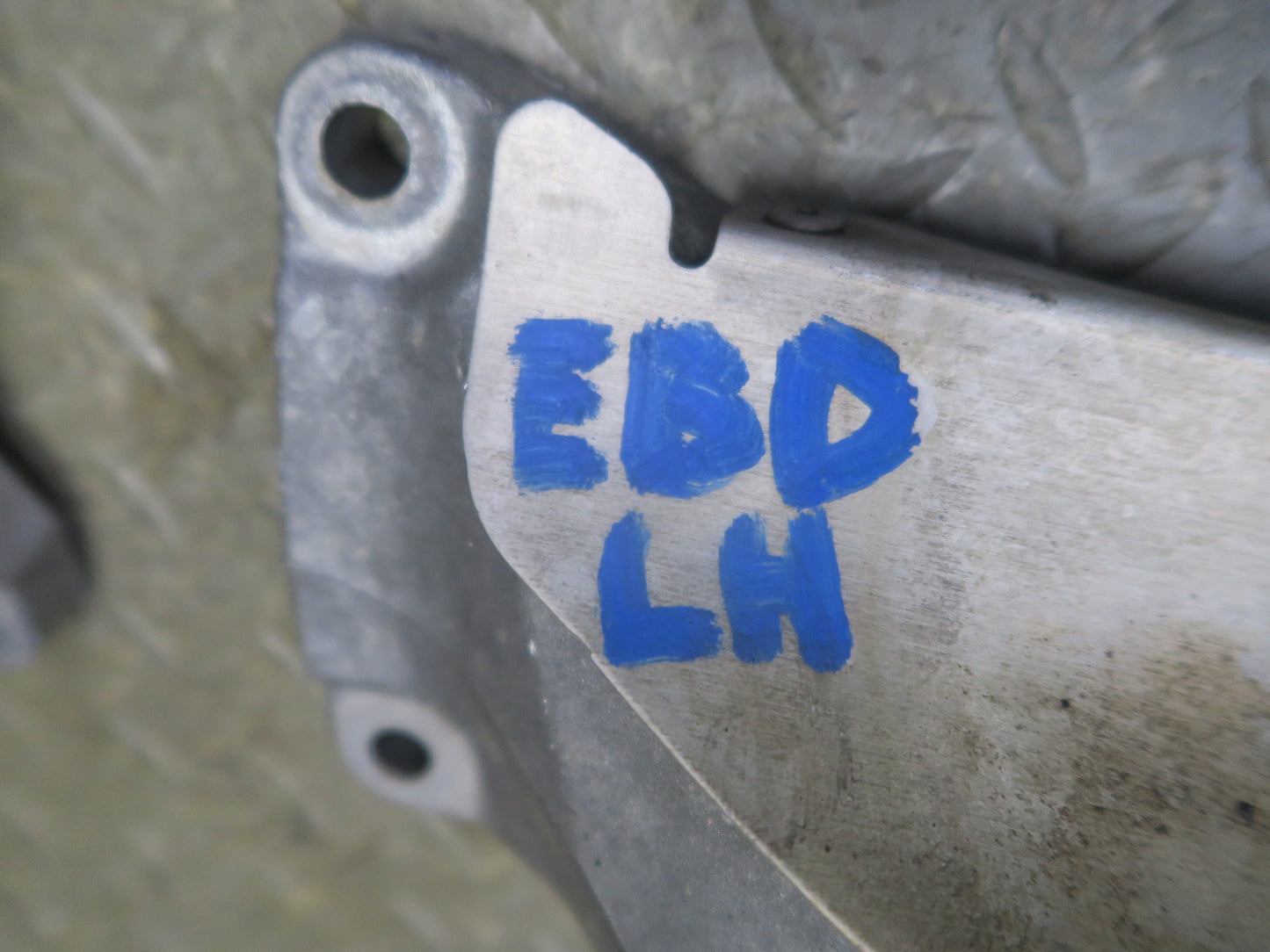 2008-2013 BMW E90 E92 E93 M3 S65 Engine Motor Mount Bracket Left Right Side Set
