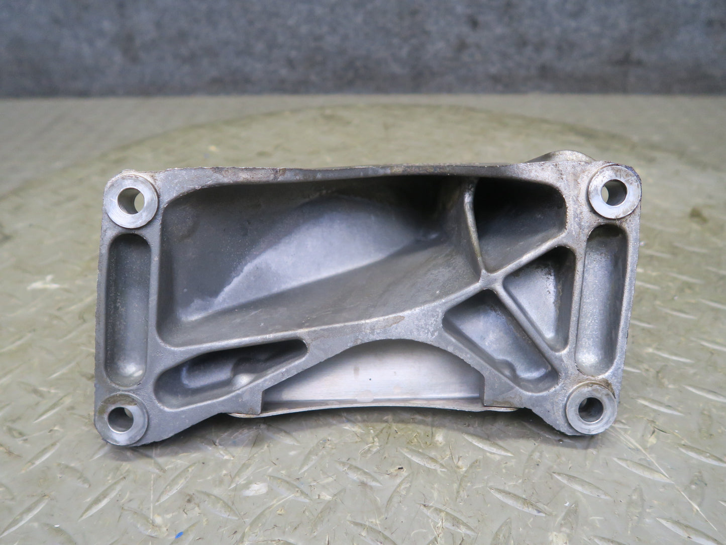 2008-2013 BMW E90 E92 E93 M3 S65 Engine Motor Mount Bracket Left Right Side Set