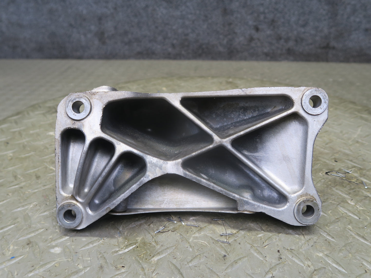 2008-2013 BMW E90 E92 E93 M3 S65 Engine Motor Mount Bracket Left Right Side Set