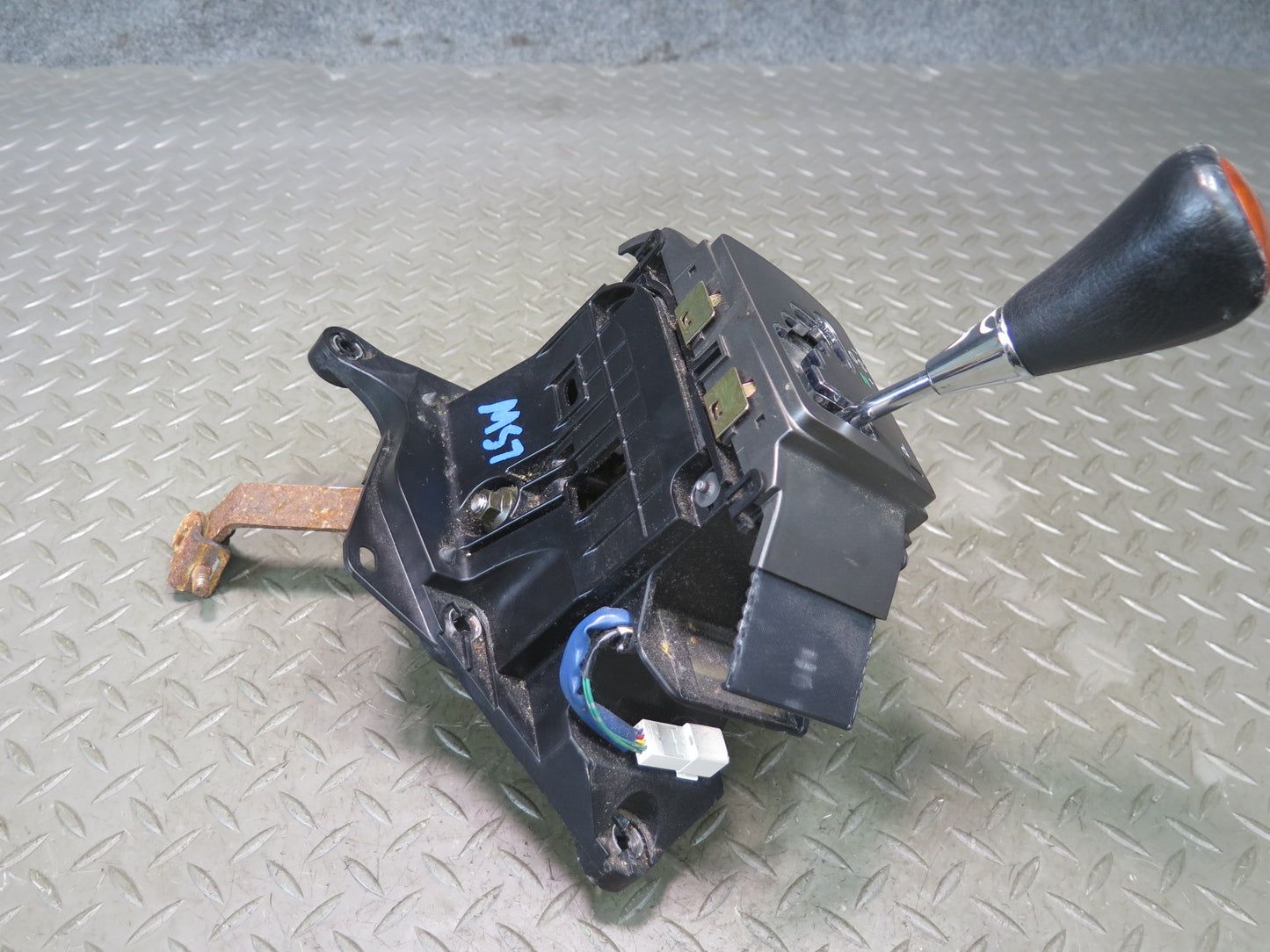 04-06 Lexus UCF30L LS430 A/T Automatic Transmission Shifter Assembly OEM