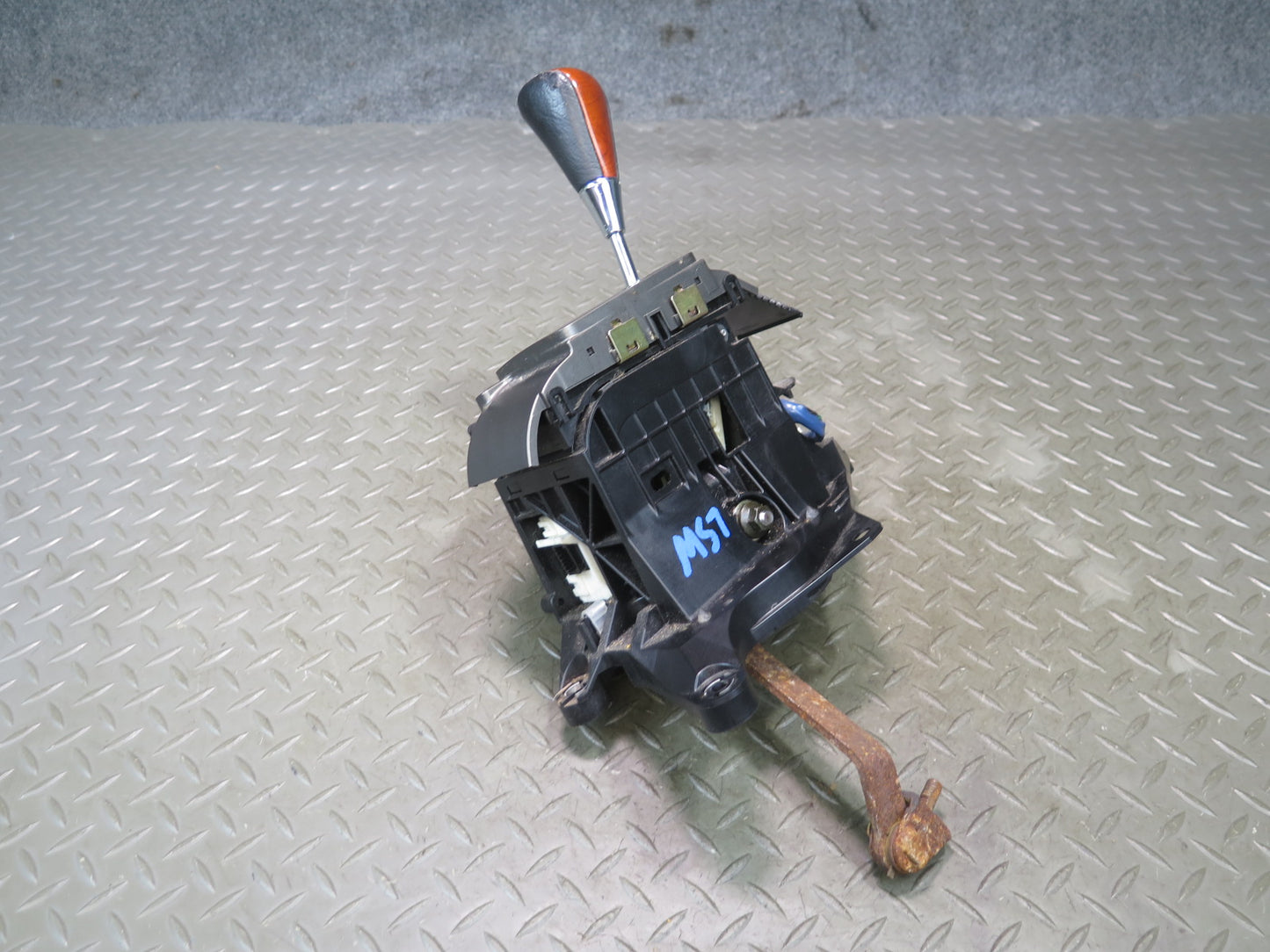 04-06 Lexus UCF30L LS430 A/T Automatic Transmission Shifter Assembly OEM