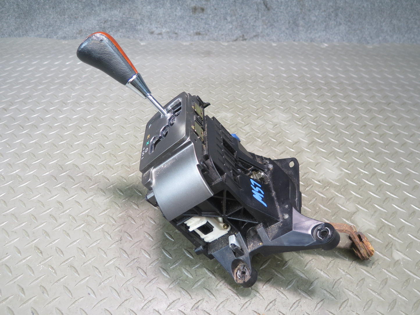 04-06 Lexus UCF30L LS430 A/T Automatic Transmission Shifter Assembly OEM